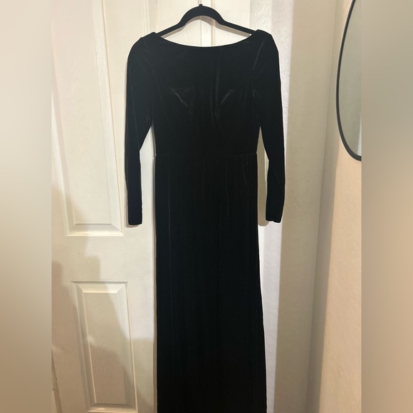 Azazie Dresses & Skirts - Azazie black velvet dress •|Open to Trade|•